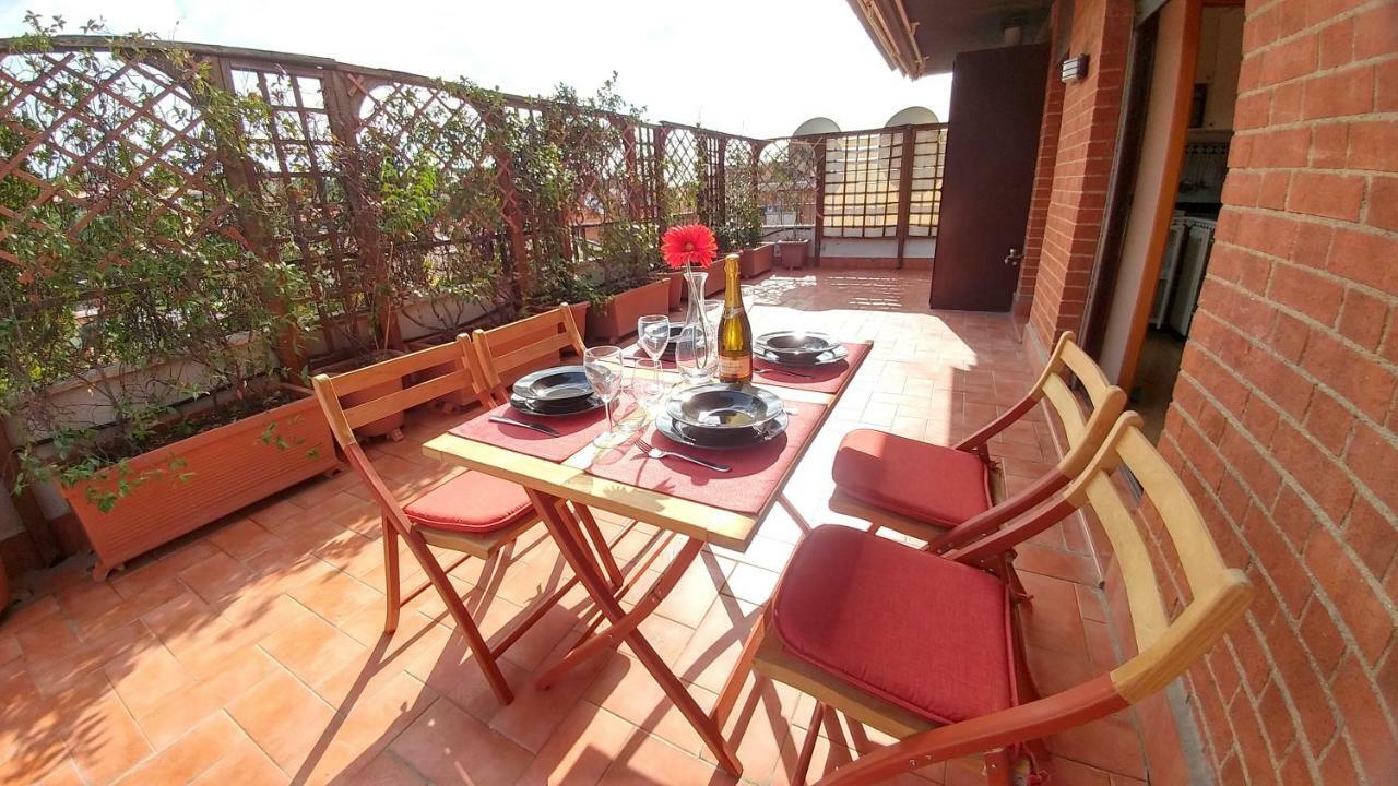 Апартаменты Terrace22 - Delizioso Attico Ben Collegato Рим Экстерьер фото